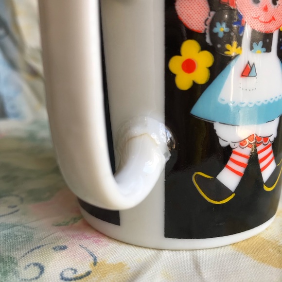 Raggedy Ann and Andy Play Time R6941 Cup Mug set of 3 3.5” PLUS FREE BROOCH PIN - Picture 8 of 11